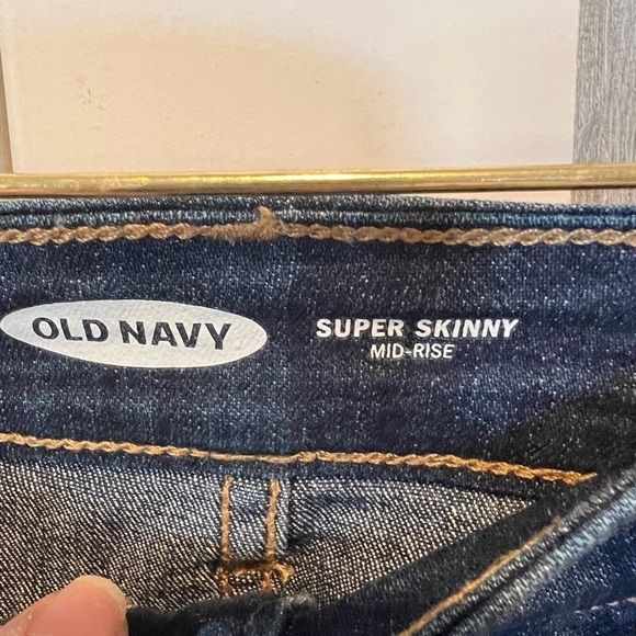 WJ1. Old Navy Mid-Rise Pop Icon Skinny Jeans for Women Size 4 Tall ⢠Inseam 32 - Picture 5 of 6